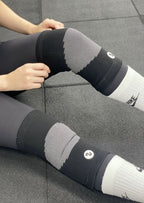 AirSquirrel Double-Layer Knit Knee Sleeves - 1 Pair - Airsquirrel